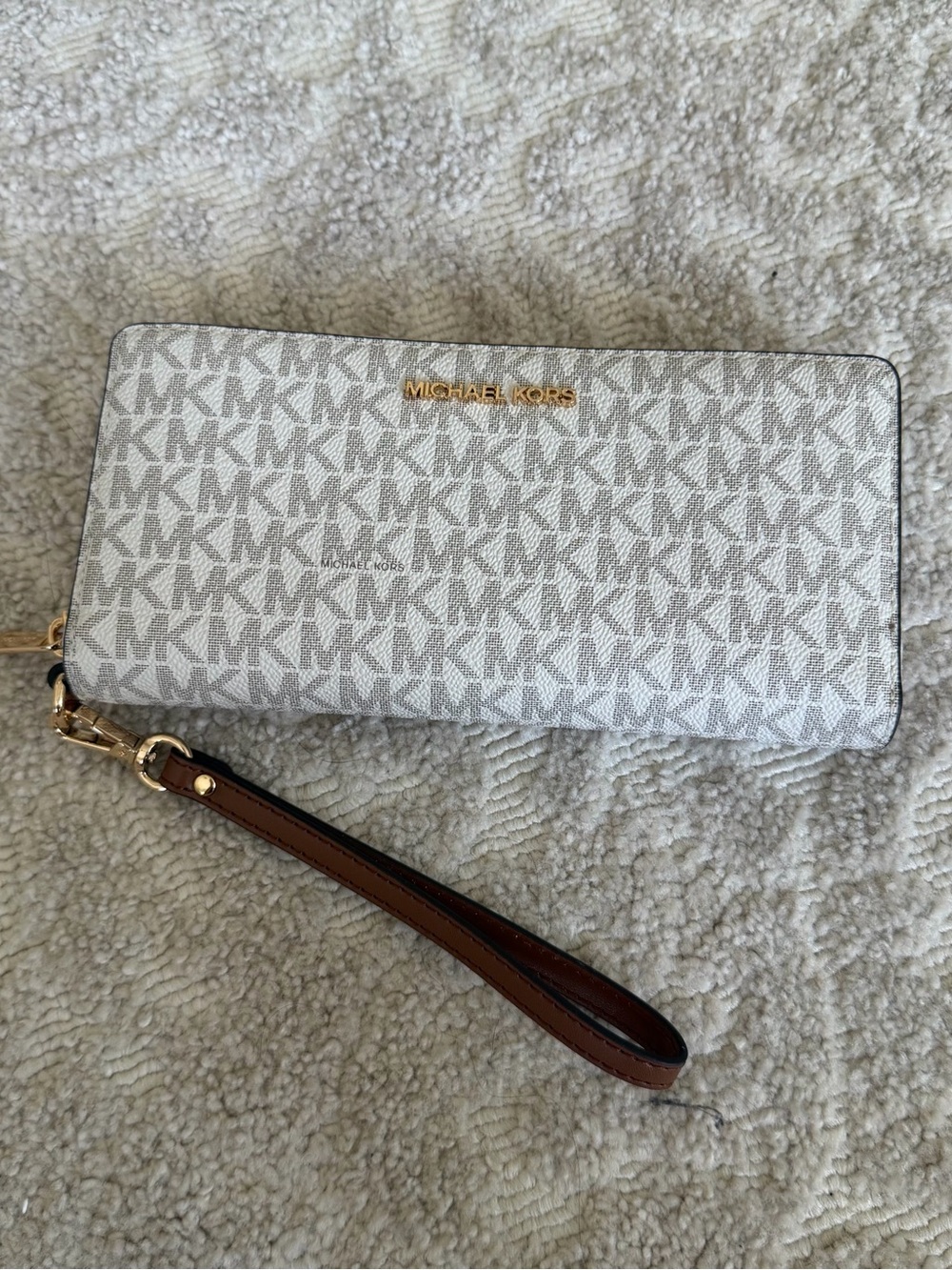 Michael Kors Vanilla Jet Set Travel Large Leather Wristlet - Brand New
